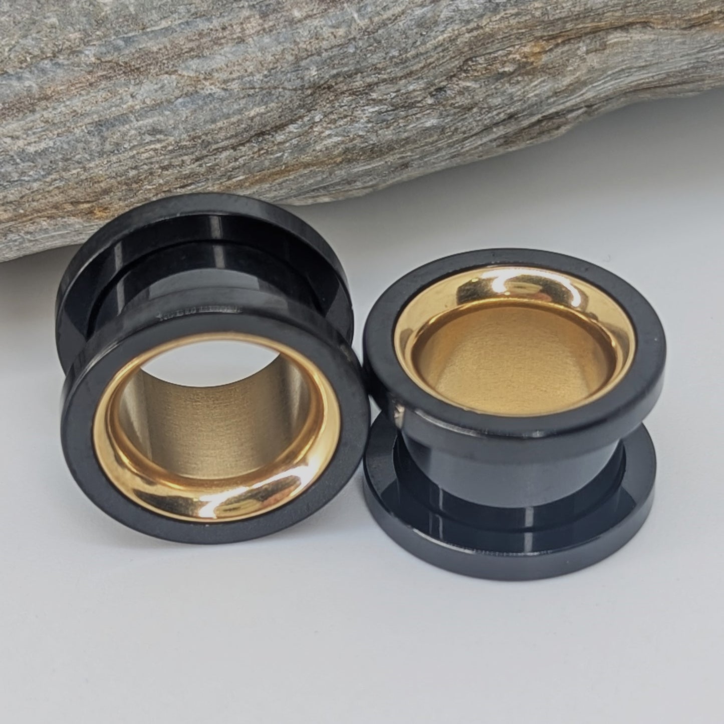 Black & Gold tunnel image 1