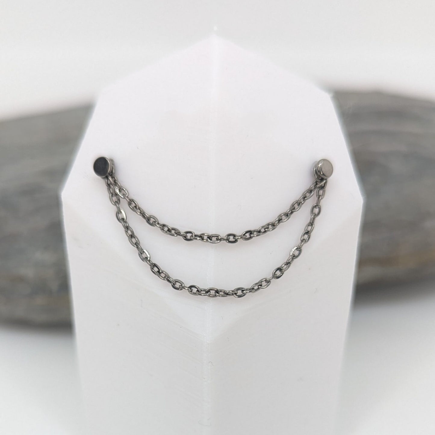 Double chain image 0