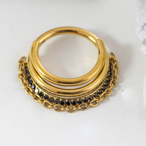 Graduated clicker with chain PVD gold