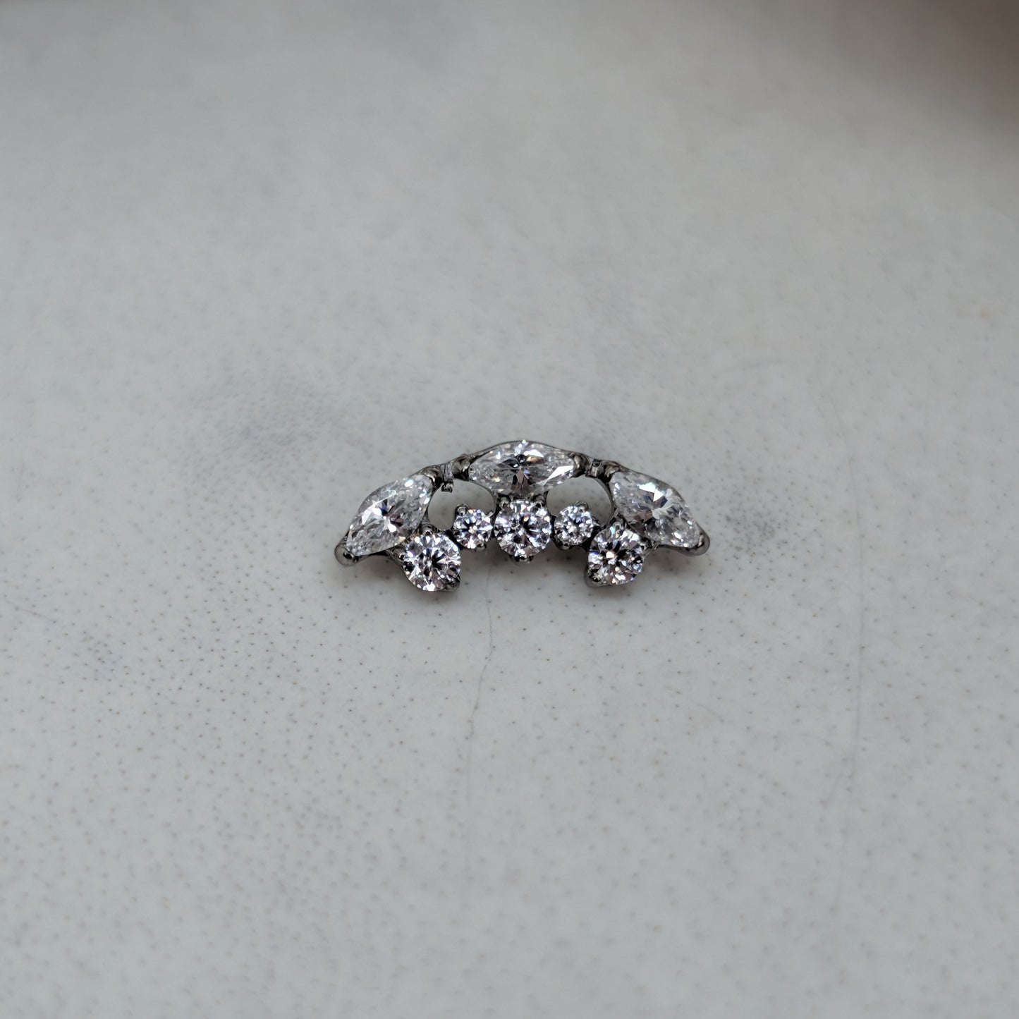 Marquise curve White
