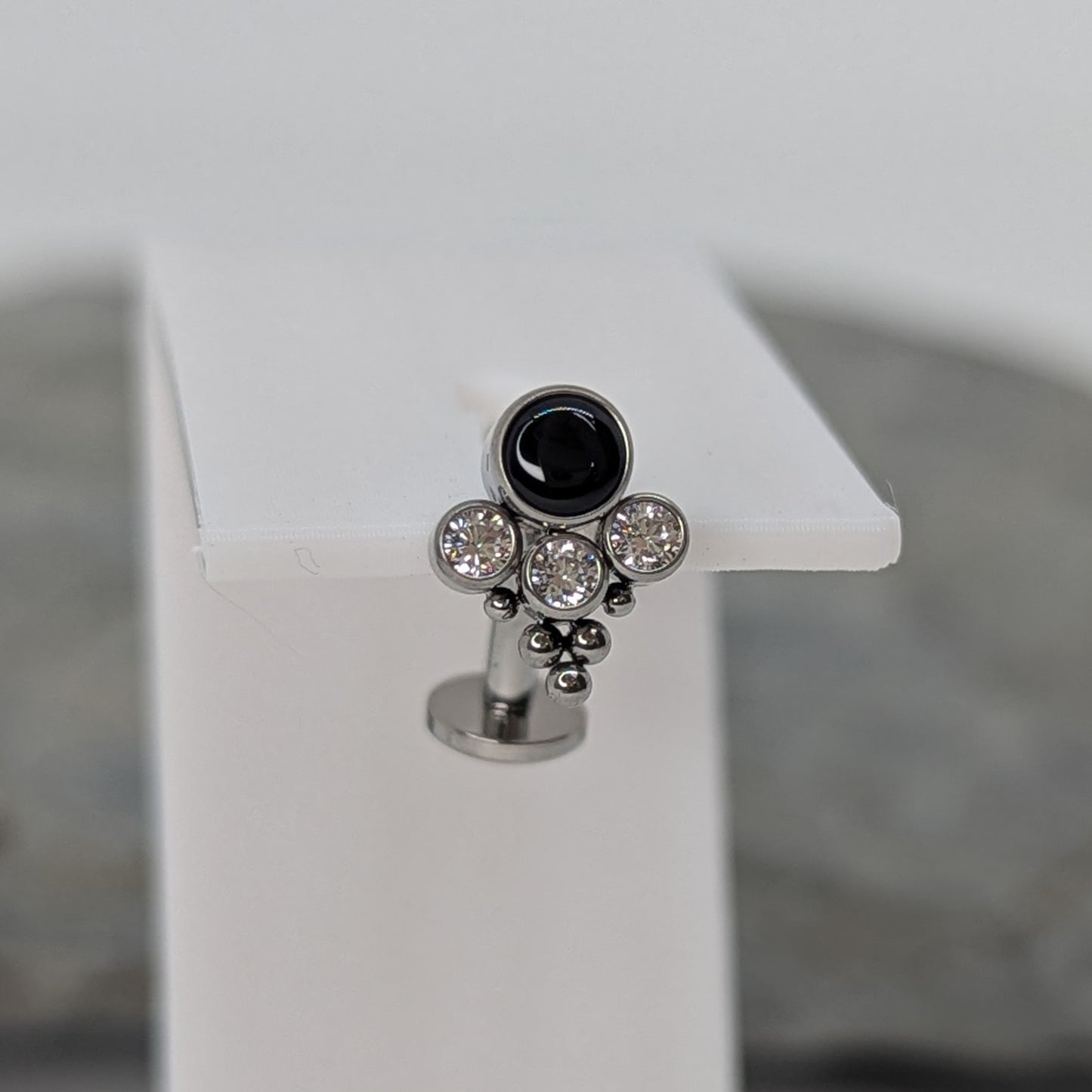 Ornamental floating navel bar image 1