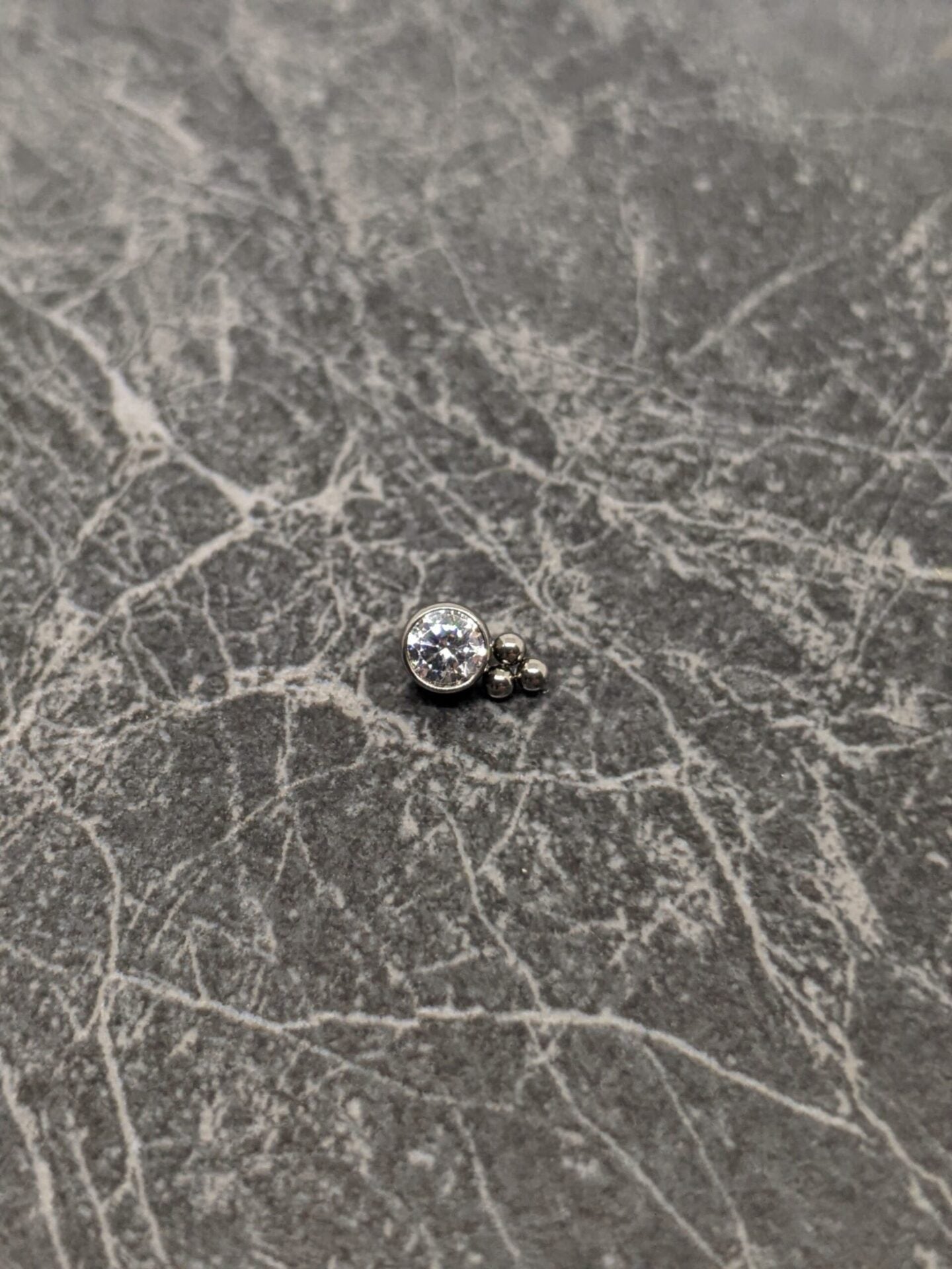 Ornamental gem image 0
