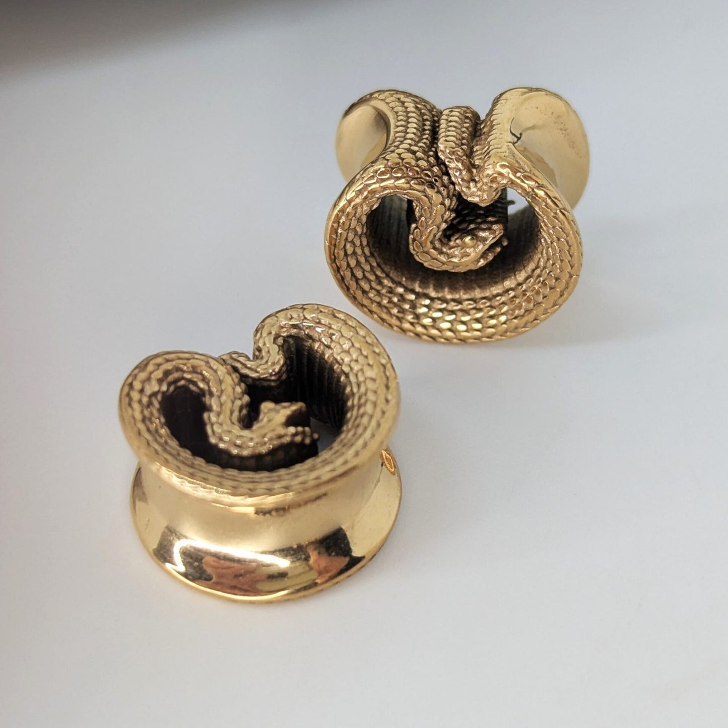 Snake saddle PVD gold image 2