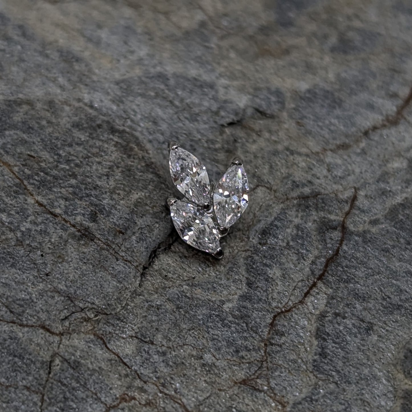Laurel marquise image 0