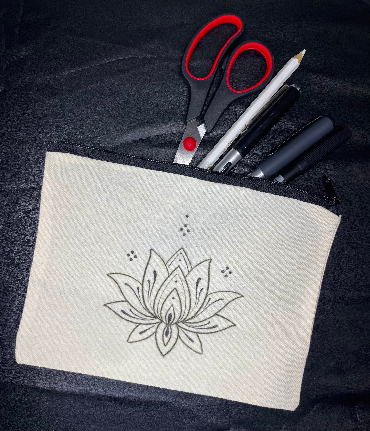 Pochette con motivi ornamentali