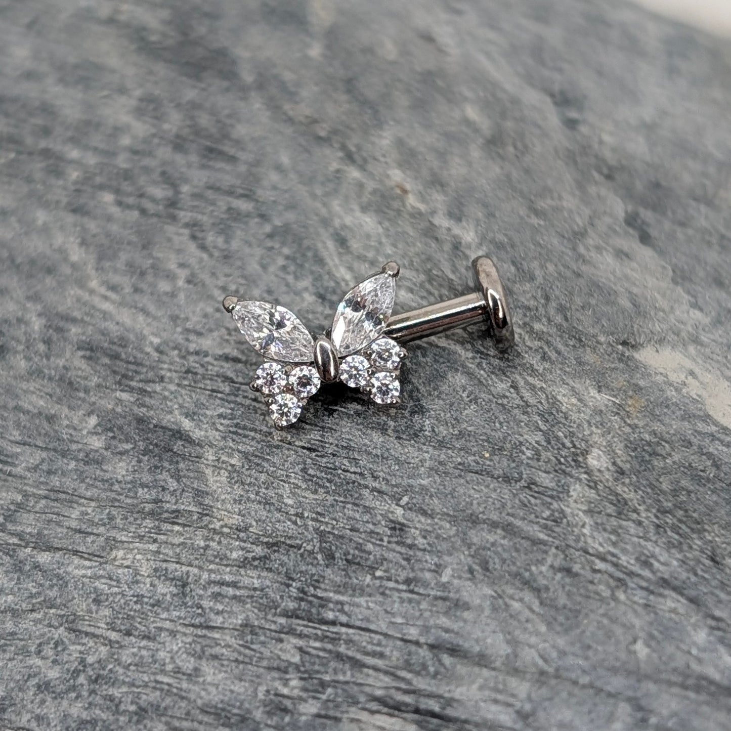 Labret bar threaded hole