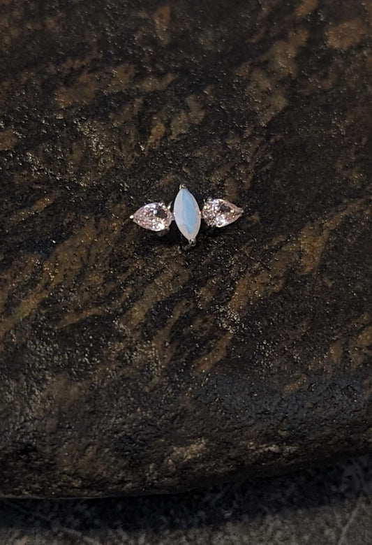 Delicate marquise image 0