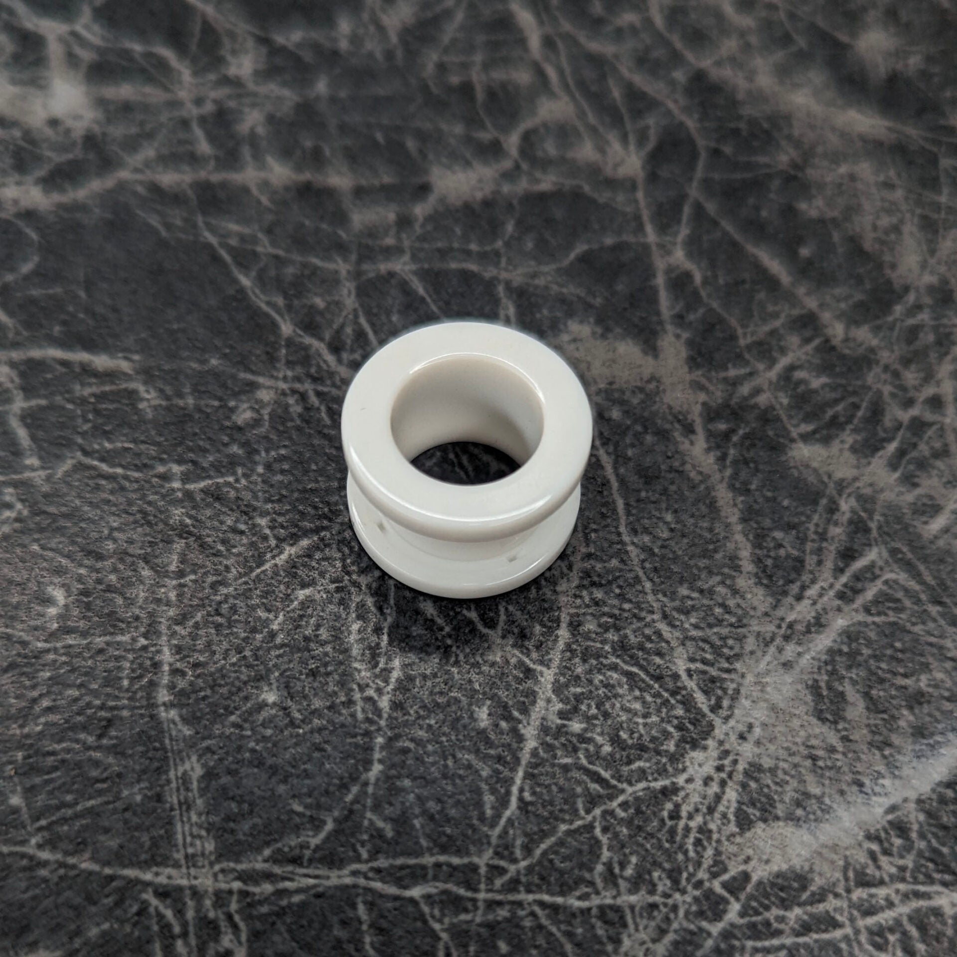 Flesh Tunnel in plastica WHITE image 0