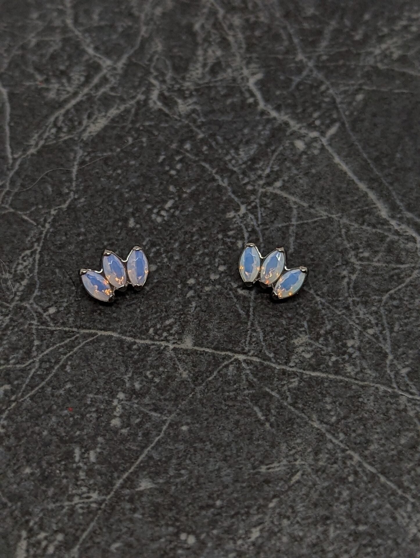 Loto 3 petali opals image 0