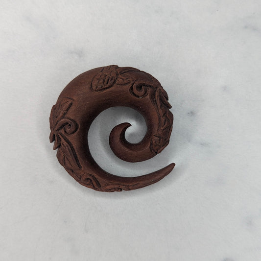 Spirale in legno intagliato image 0