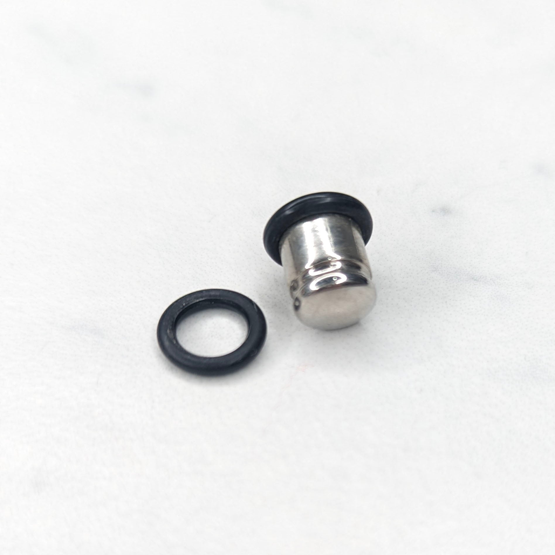 Bullet ear plug image 1