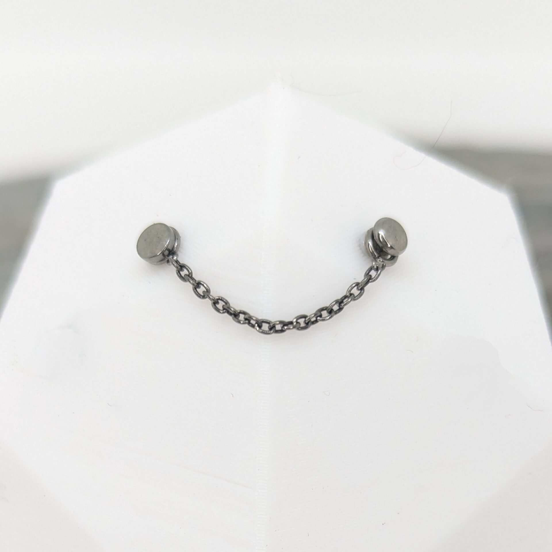 Single chain image 1