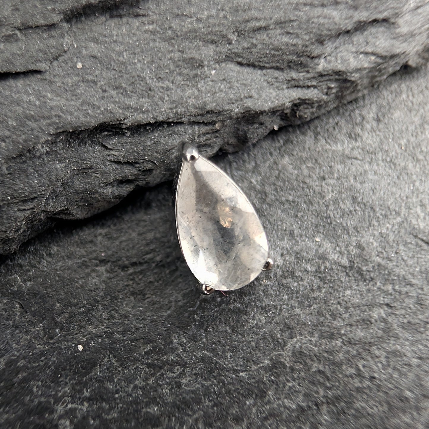 Stacy White Moonstone - TREMUN