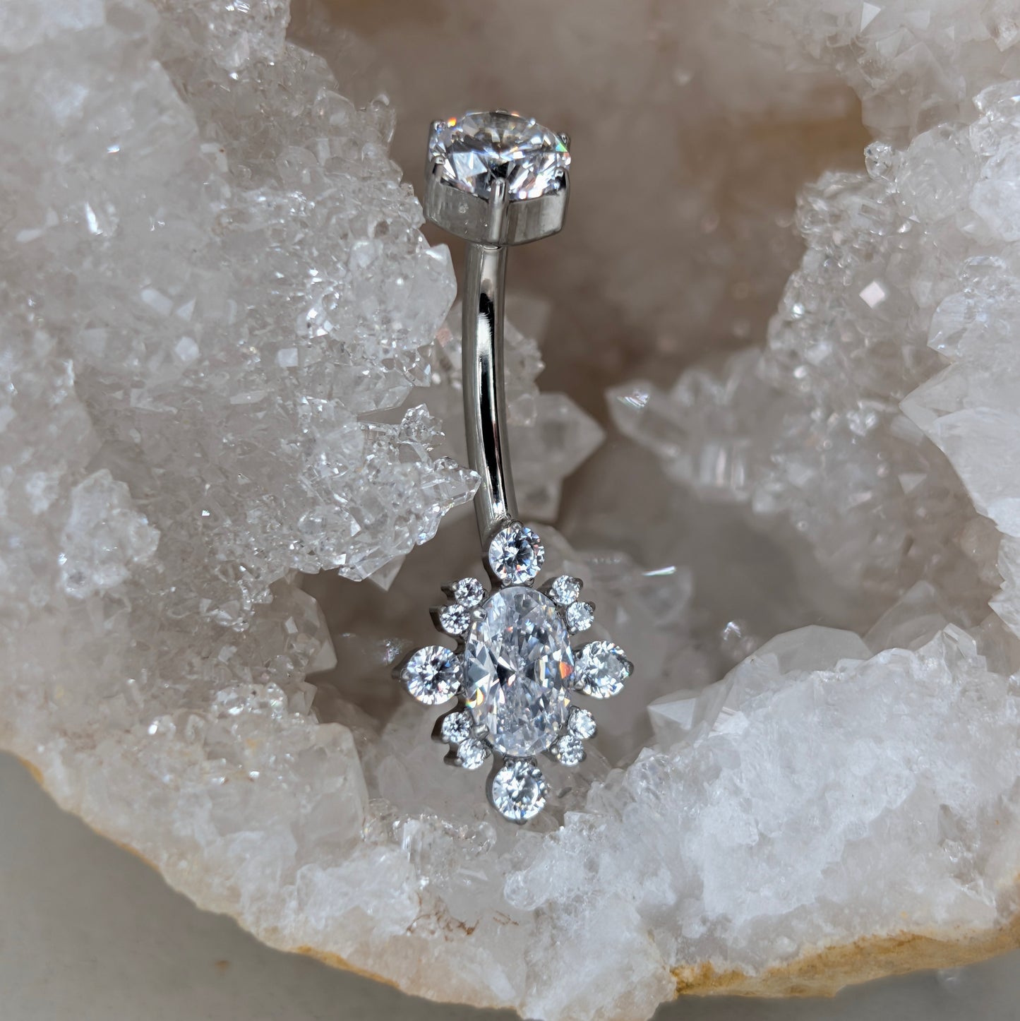 Milady navel bar