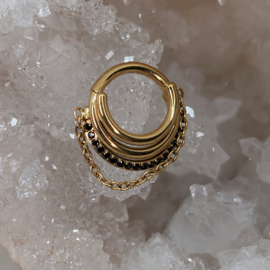 Graduated clicker with chain PVD gold