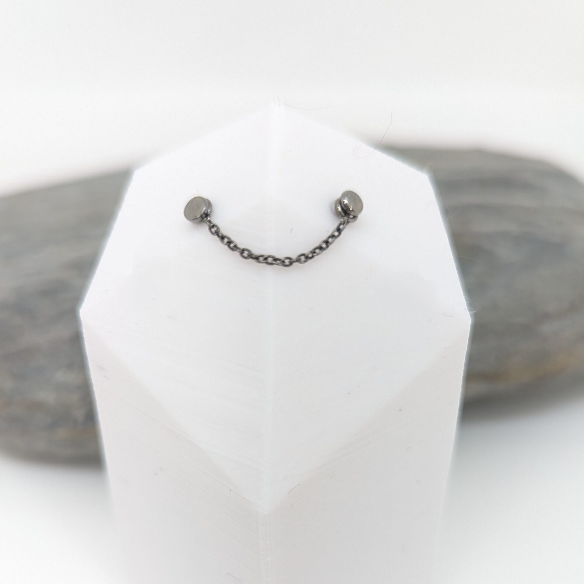 Single chain image 0