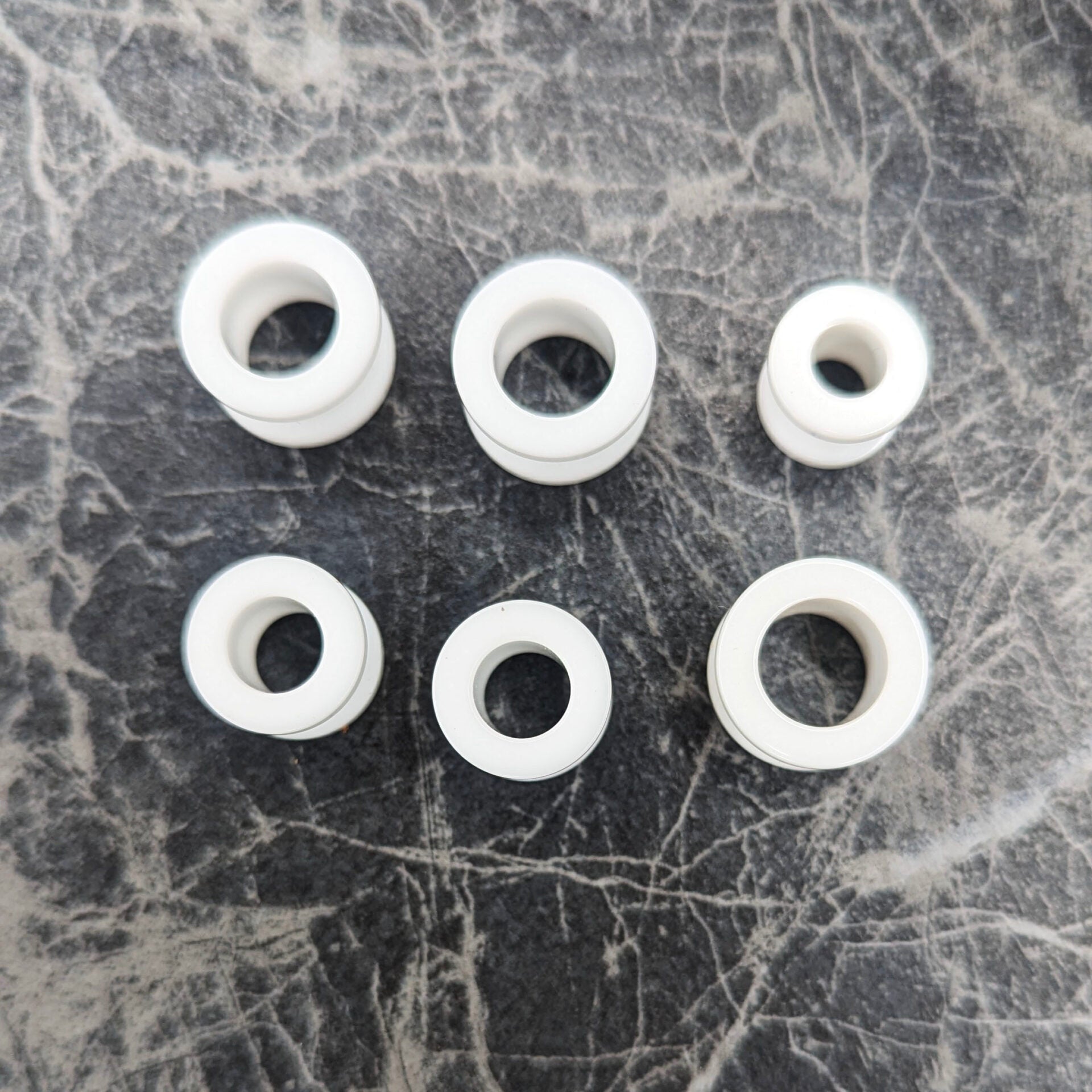 Flesh Tunnel in plastica WHITE image 1
