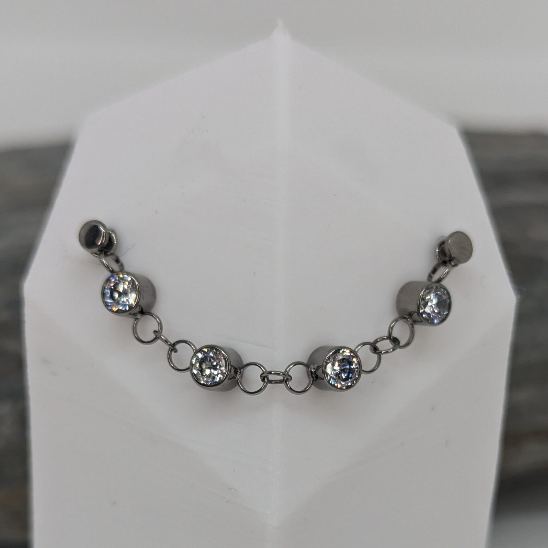 Round gems chain image 0