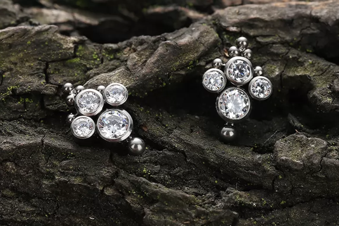 Ornamental cluster image 0