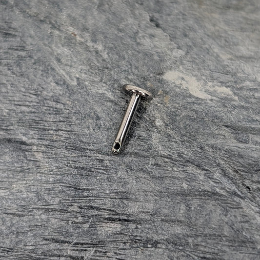 Labret bar threaded hole